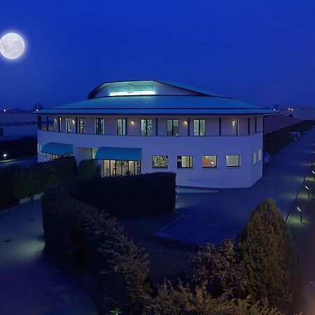 Dealuna Motel Фіденца Екстер'єр фото