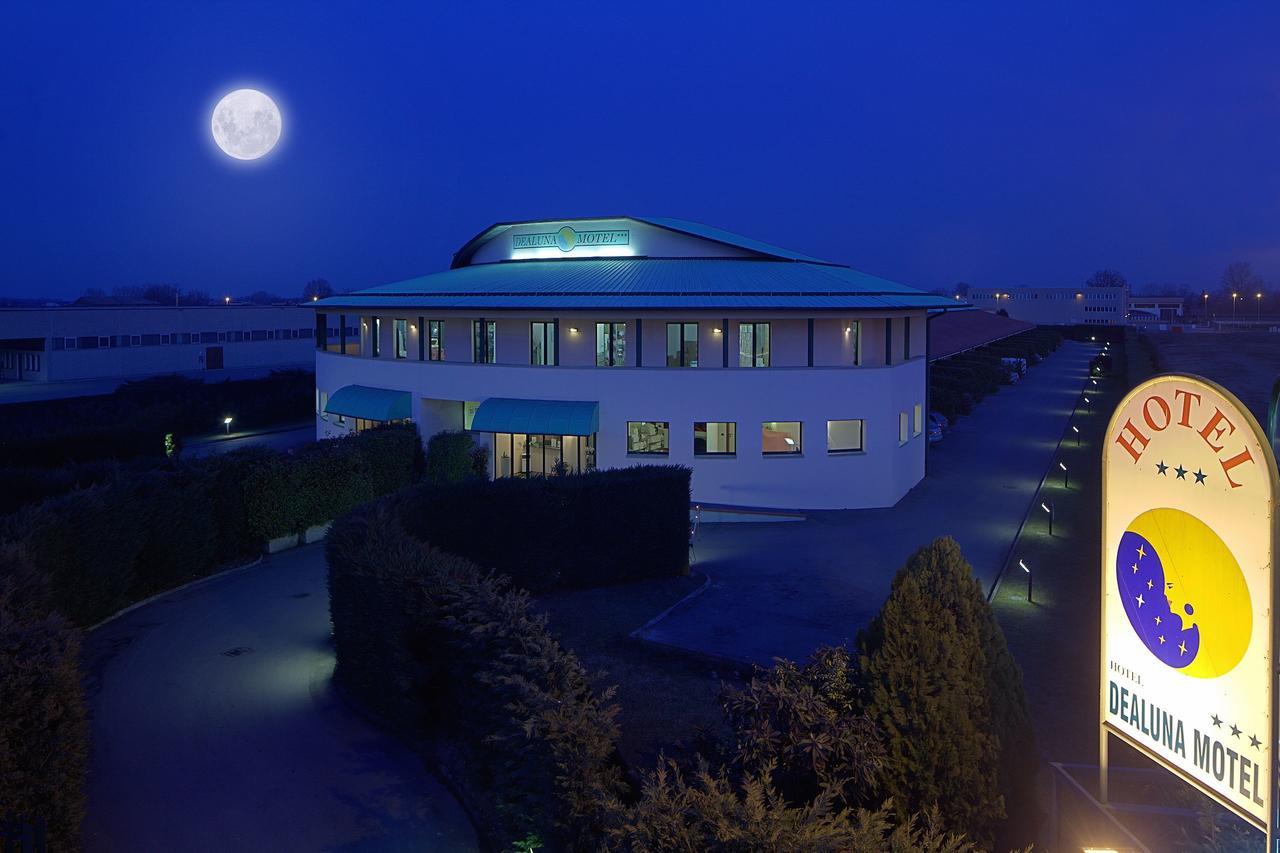 Dealuna Motel Фіденца Екстер'єр фото
